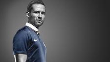 Medium yohan cabaye avec le nouveau maillot by nike